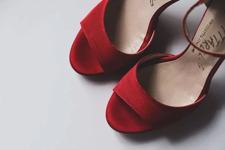 Odkryj swoją wyjątkowość: unikalne propozycje butów damskich!